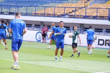 Dedi Kusnandar Bersyukur Dua Kali Juara Bersama Persib Dan Simpan Harapan Main di Laga Terakhir