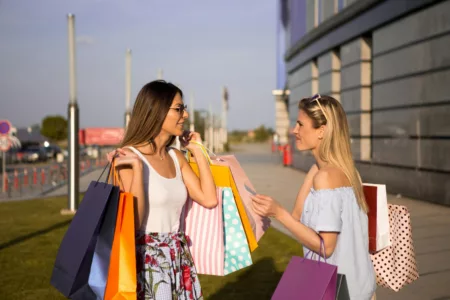 Tampil Menarik Saat Liburan! Tips Memilih Pakaian Sesuai Bentuk Tubuh Tampil Menarik Saat Liburan (pexels.com)