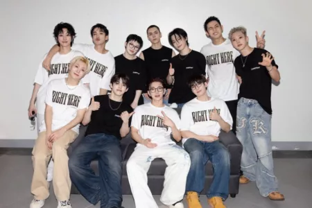 Vernon Seventeen Bikin Heboh dengan Rambut Buzz Cut! Siapa Lagi yang Pernah Coba? Vernon Seventeen Buzz Cut di Bulacan Tour (X/pledis_17)