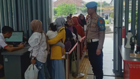 Antusiasme Warga Garut Memilih Transportasi Kereta Api, Tiket Ludes Jelang Libur NATARU Antusiasme Warga Garut Memilih Transportasi Kereta Api, Tiket Ludes Jelang Libur NATARU