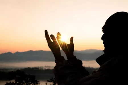 Bacaan Sholawat Nariyah: Amalan Pelancar Rezeki di Bulan Rajab Bacaan sholawat Nariyah untuk melancarkan rezeki di bulan Rajab
