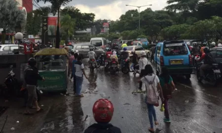 Hujan Deras di Bandung Sebabkan Banjir, Kendaraan Mogok di Sejumlah Titik Hujan Deras di Bandung Sebabkan Banjir, Kendaraan Mogok di Sejumlah Titik