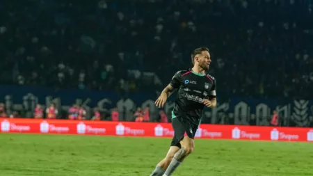 Dua Pilar Absen, Persib Bandung Hadapi PSIS Tanpa Tyronne dan Klok Dua Pilar Absen, Persib Bandung Hadapi PSIS Tanpa Tyronne dan Klok