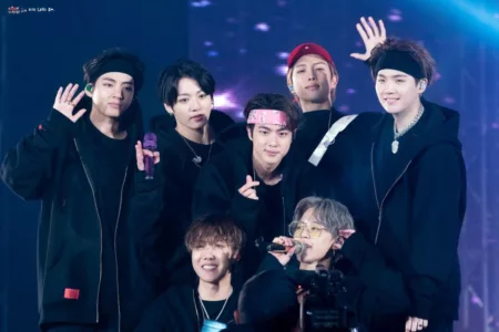 Lirik Lagu dan Terjemahan Bahasa Indonesia ‘Mikrokosmos’ BTS yang Bikin Terharu Lirik Lagu dan Terjemahan Bahasa Indonesia 'Mikrokosmos' BTS yang Bikin Terharu