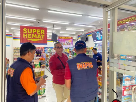 Gagal Kabur Setelah Merampok dan Menodongkan Senjata, Seorang Pria di Kota Tasikmalaya Diamankan di Jalan Aboh, Kelurahan Sukamulya, Kecamatan Bungursari, Kota Tasikmalaya.
