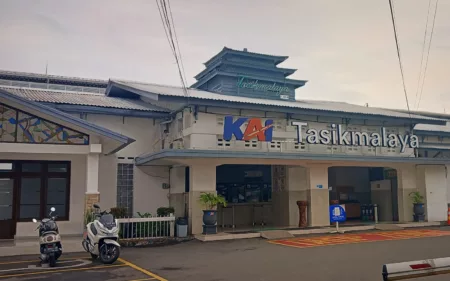 Komunitas Heritage Ditolak Foto di Stasiun KA Tasikmalaya, Anton Charliyan Ungkap Kekecewaannya Komunitas Heritage Ditolak Foto di Stasiun KA Tasikmalaya, Anton Charliyan Ungkap Kekecewaannya
