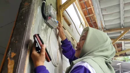 Masyarakat Jawa Barat Manfaatkan Promo Tarif Listrik 50% dari PLN Masyarakat Jawa Barat Manfaatkan Promo Tarif Listrik 50% dari PLN