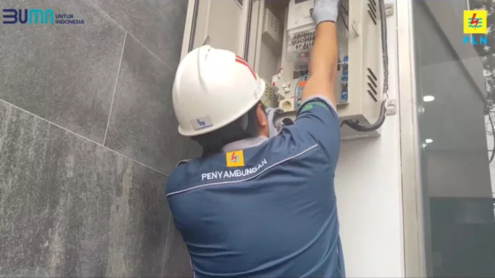 Mendukung Pertumbuhan Kuliner di Kota Bandung: PLN UP3 Bandung Laksanakan Tambah Daya Rumah Makan