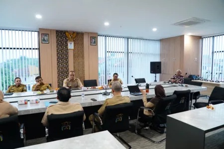 Pemkab Garut Bahas Program Pembangunan 3 Juta Rumah Pemerintah Pusat Pemkab Garut Bahas Program Pembangunan 3 Juta Rumah Pemerintah Pusat