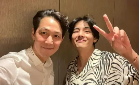 Pernyataan Artis Ini Bikin ARMY Heboh, Teori V BTS di Squid Game 3 Makin Memanas! V BTS dan Lee Jung Jae (sumber: @thv)