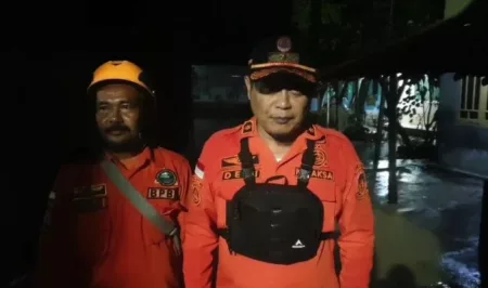 1.368 Rumah di 16 Desa di Cirebon Tergenang Banjir 1.368 Rumah di 16 Desa di Cirebon Tergenang Banjir