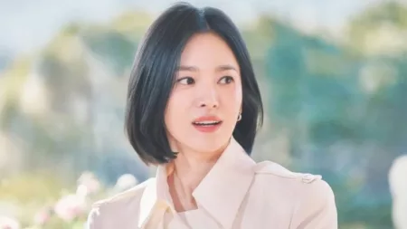 Diwawancarai You Quiz, Song Hye Kyo: Aku Tidak Suka Diriku! Song Hye Kyo dalam Wawancara You Quiz On The Block. (Ytube/YouQuizOnTheBlock)