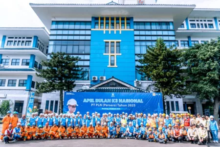Sukseskan Bulan K3 Nasional 2025, PLN UP3 Bandung Gelar Apel dan Penandatanganan Komitmen K3 Sukseskan Bulan K3 Nasional 2025, PLN UP3 Bandung Gelar Apel dan Penandatanganan Komitmen