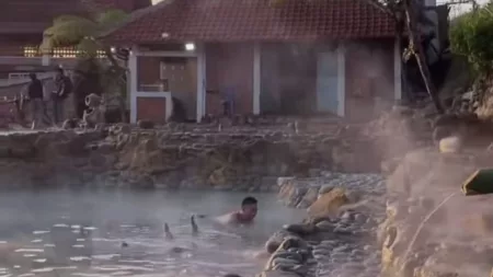 Pesona Garut: Tepas Papandayan, Wisata Air Panas Alami yang Memikat Tepas Papandayan, Wisata Air Panas Alami yang Memikat