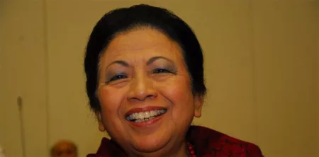 Ceu Popong Ingatkan Dedi-Erwan: “Menjadi Pemimpin Itu Tidak Seumur Hidup” Tokoh Jawa Barat, Dra. Hj. Popong Otje Djundjunan atau akrab disapa Ceu Popong