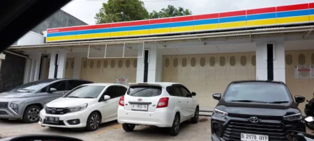 Warga Menolak, Toko Modern di Jalan Ir. Juanda Dihentikan Paksa Satpol PP Kuningan Warga Menolak, Toko Modern di Jalan Ir. Juanda Dihentikan Paksa Satpol PP Kuningan