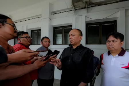 Pj Wali Kota Bandung Minta Aktivitas Pencari Koin Jagad Dihentikan Pj Wali Kota Bandung, A. Koswara, meminta pengembang aplikasi pencari koin Jagad untuk segera menghentikan aktivitasnya