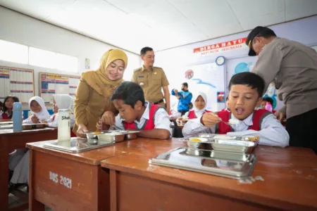 Program Makan Bergizi Gratis Tahap 2 di Kota Bandung Capai 21.271 Siswa program Makan Bergizi Gratis