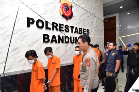 Polisi Tetapkan Lima Anggota GRIB Jaya sebagai Tersangka Penyerangan Kantor Pemuda Pancasila Polisi Tetapkan Lima Anggota GRIB Jaya sebagai Tersangka Penyerangan Kantor Pemuda Pancasila