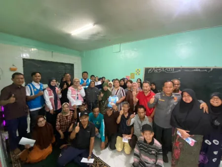 YBM PLN UP3 Bandung Menyalurkan Santunan bagi Lansia di Kelurahan Malabar YBM PLN UP3 Bandung Menyalurkan Santunan bagi Lansia di Kelurahan Malabar