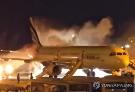 Pesawat Air Busan Mengalami Kebakaran. Berikut Kronologisnya! Kebakaran Air Busan. (Yonhap)