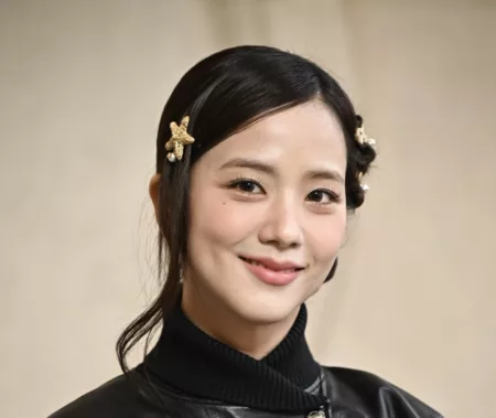 Ekspansi Karir, Jisoo Blackpink Masuk Ke Label Rekaman Ini! Jisoo resmi pindah label rekaman. (AllKpop)