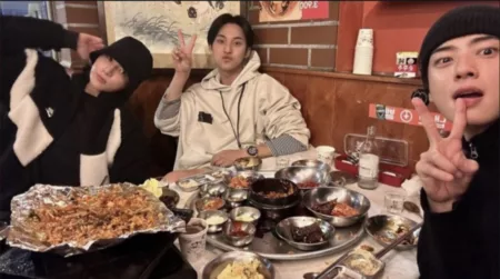 7 Tempat Makan Ini Jadi Laris Setelah Dikunjungi Idol Kpop! 7 Tempat Makan Yang Ramai Setelah Dikunjungi Idol Kpop. (AllKpop)