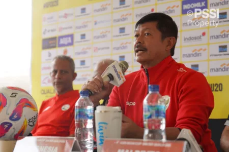 Indra Sjafri Siapkan Perombakan Pemain di Laga Pamungkas Timnas U-20 Indonesia Pelatih Timnas U-20 Indonesia, Indra Sjafri, siap memberikan yang terbaik pada laga pamungkas Mandiri U-20 Challenge Series 2025