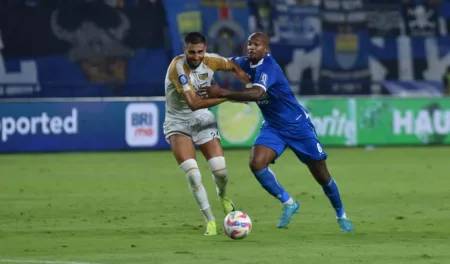 Begini Tanggapan Bojan Hodak Atas Penampilan Gervane Kastaneer Gervane Kastaneer debut kurang manis bersama Persib Bandung