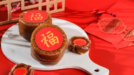 Kue Keranjang: Simbol Kemakmuran dalam Perayaan Imlek di Indonesia Kue keranjang saat perayaan imlek