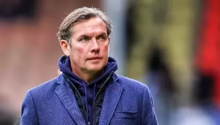 Patrick Kluivert Diperkenalkan Secara Langsung Sore Hari Ini, Alex Pastoor Ikut Dikenalkan ? Patrick Kluivert Diperkenalkan Sore Hari Ini, Alex Pastoor Ikut Dikenalkan ?