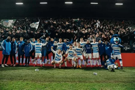 PEC Zwolle Sukses Bungkam PSV Eindhoven PEC Zwolle menang 3-1 atas PSV Eindhoven dalam lanjutan pekan ke-19 Eredivisie 2024/2025