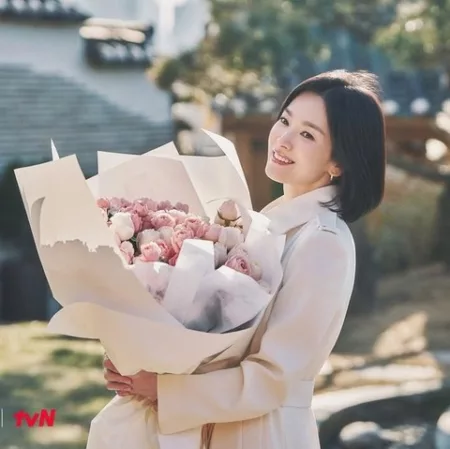 Sudah Kepala 4 Tapi Masih Awet Muda? Ternyata Skincare Song Hye Kyo Terbuat Dari Bahan Sederhana Semua. Rahasia Perawatan Wajah Song Hye Kyo. (Google)