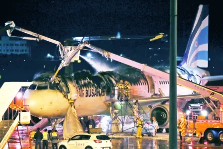 Imbas Kebakaran Komisi Anti Korosi memulai penyelidikan atas ‘Kecelakaan Air Busan’ Kebakaran Air Busan. (Yonhap)