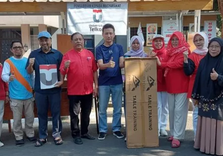 Telkom University Perkuat UMKM Desa Sariwangi melalui Desain Booth Berbasis Kearifan Lokal Telkom University Perkuat UMKM Desa Sariwangi melalui Desain Booth Berbasis Kearifan Lokal
