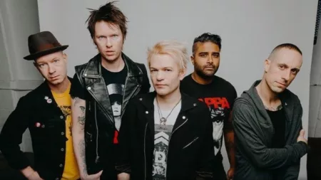Hampir Tiga Dekade SUM 41 Resmi Bubar Hampir Tiga Dekade SUM 41 Resmi Bubar