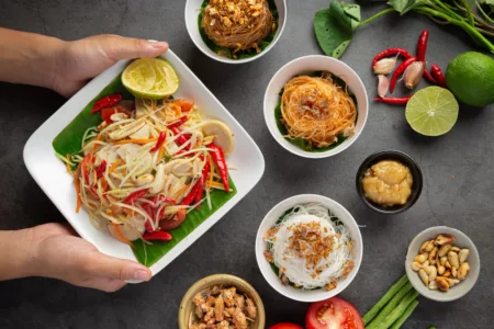 Jaga Asupan Makanan Agar Puasa Lancar! Ilustrasi Asupan Makan (Freepik)