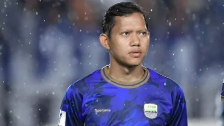 Begini Kata Adam Alis, Soal Kombinasinya Di Lini Tengah Yang Semakin Klop Dengan Pemain Lain Begini Kata Adam Alis, Soal Kombinasinya Di Lini Tengah Yang Semakin Klop Dengan Pemain Lain