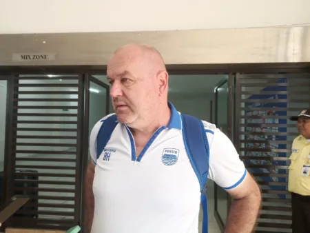 Jelang Persebaya vs Persib, Bojan Hodak Pastikan Persib Siap Tempur, Meski Tanpa Pemain Ini Pelatih Persib Yakin Timnas Indonesia Meraih Hasil Positif Kontra Australia