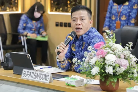 Bupati Bandung Siapkan Sanksi Demosi Bagi ASN yang Melanggar Aturan Bupati Bandung Siapkan Sanksi Demosi Bagi ASN yang Melanggar Aturan