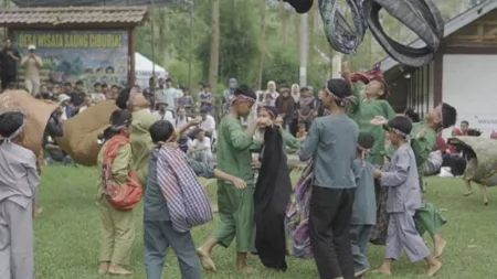 Desa Wisata Ciburial, Destinasi Alam dengan Kearifan Lokal Garut Desa Wisata Ciburial, Destinasi Alam dengan Kearifan Lokal di Garut
