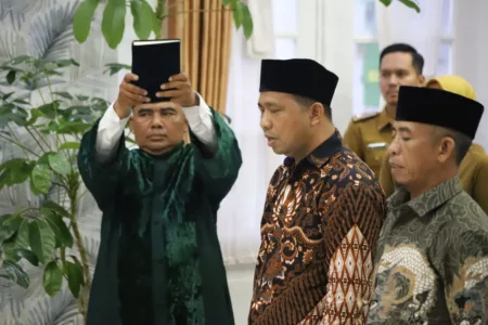 Dewan Pendidikan Garut 2025-2030 Dilantik, Barnas Tekankan Kolaborasi Dewan Pendidikan Garut 2025-2030 Dilantik