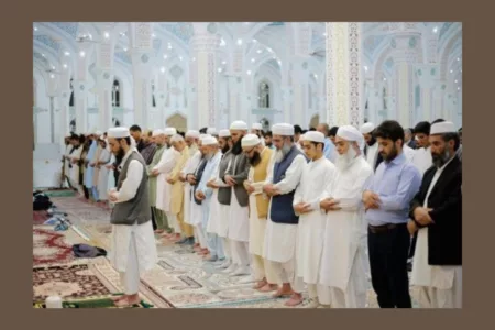 Salat Tarawih Pertama 2025: Mengawali Ramadan 1446 Hijriah dengan Khusyuk dan Penuh Makna Salat Tarawih Pertama 2025: Mengawali Ramadan 1446 Hijriah dengan Khusyuk dan Penuh Makna