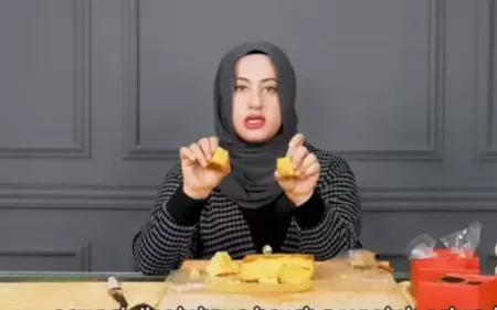 Perselisihan Tasyi Athasyia dan Ci Mehong Memanas Gara-Gara Review Bika Ambon Polemik Review Bika Ambon Tasyi (Yotube/TasyiAtasyia)