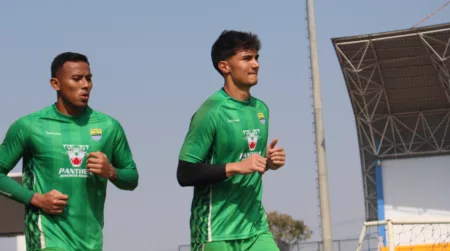 Madura Berada Di Zona Merah, Kevin Mendoza Enggan Remehkan Kiper Persib, Kevin Ray Mendoza