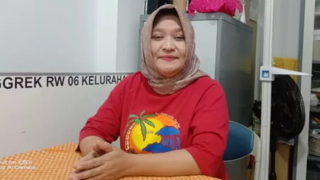 Istiati Suryani, Bukti Perempuan Bisa Memimpin Warga dengan Baik Istiati Suryani