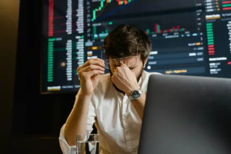 Kebijakan Tarif AS terhadap Tiongkok dan Indonesia Kebijakan Tarif AS terhadap Tiongkok dan Indonesia