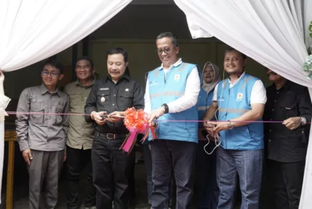 Dukung Asta Cita Ketahanan Pangan, Bupati Garut Resmikan Bantuan Cold Storage dari PLN UID Jabar Untuk Bumdes Motekar Bupati Garut Resmikan Bantuan Cold Storage dari PLN UID Jabar Untuk Bumdes Motekar
