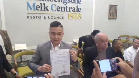 24 Tahun Jaminan Tak Dikembalikan, Hirawan Gugat Bank OCBC NISP Pengusaha Hirawan Ardiwinata menggugat Bank OCBC NISP karena tidak mengembalikan jaminan kredit selama 24 tahun.