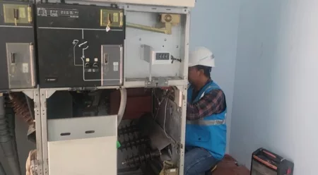 Menyambut Bulan Suci Ramadhan, PLN ULP Bandung Timur Lakukan Perubahan Daya 16,5 kVA ke 82,5 kVA di Indomaret Ahmad Yani 806 Mendukung Industri Perhotelan di Bandung, PLN UP3 Bandung Energize Perubahan Daya Hotel Voco Setiabudi